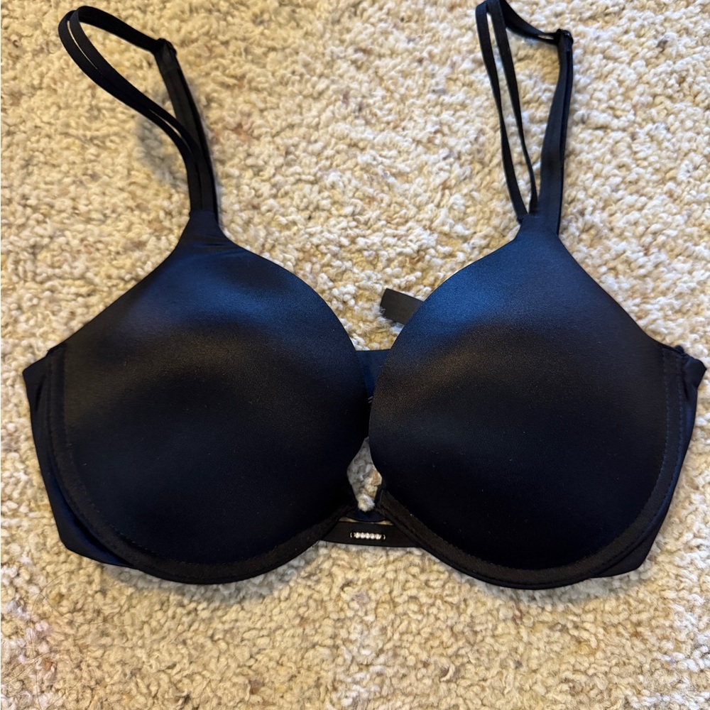 Victoria's Secret Classic Black push up bra